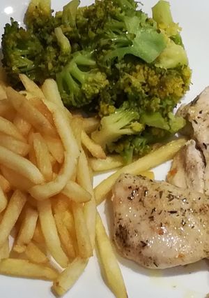 Roston csirkemell vegyes körettel recept fotója