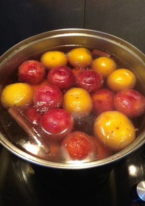 Una foto de Ciruelas, prunas cocidas