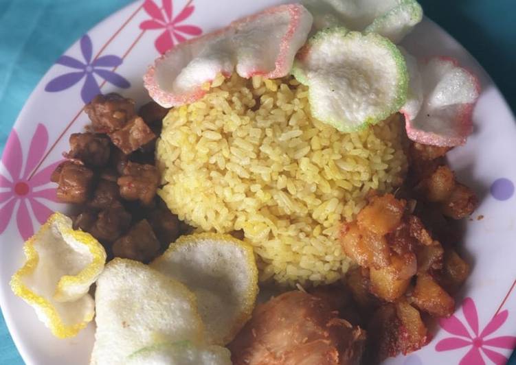 Bumbu Nasi Kuning Rice Cooker: Resep Praktis, Aroma Memikat, Rasa Istimewa