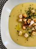 Vellutata porri e patate con crema di pecorino "Ricciola"