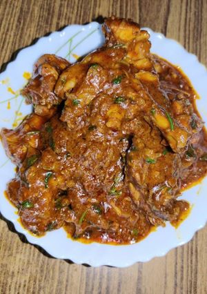 চিকেন ভূনা (chicken bhuna recipe in Bengali) রেসিপির প্রধান ছবি