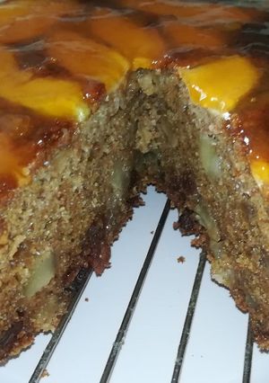Una foto de Bizcocho integral con azúcar morena de caña, manzana y pasas