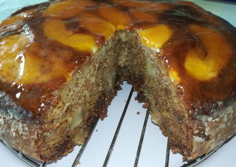 Bizcocho integral con azúcar morena de caña, manzana y pasas