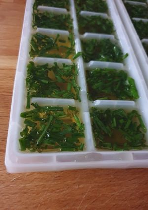 Une photo de Cubes d'herbes aromatiques à l'huile d'olive