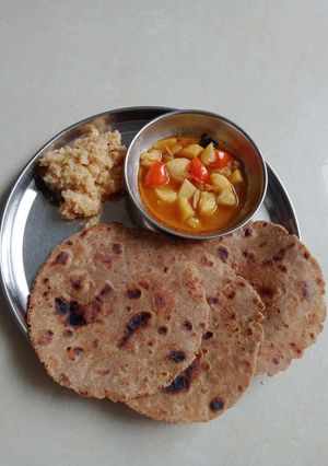 રાજગરા થેપલાRajagra thepla recipe in Gujarati (farali) રેસીપી મુખ્ય ફોટો