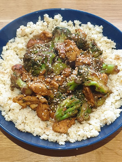 Una foto de Pollo Teriyaki