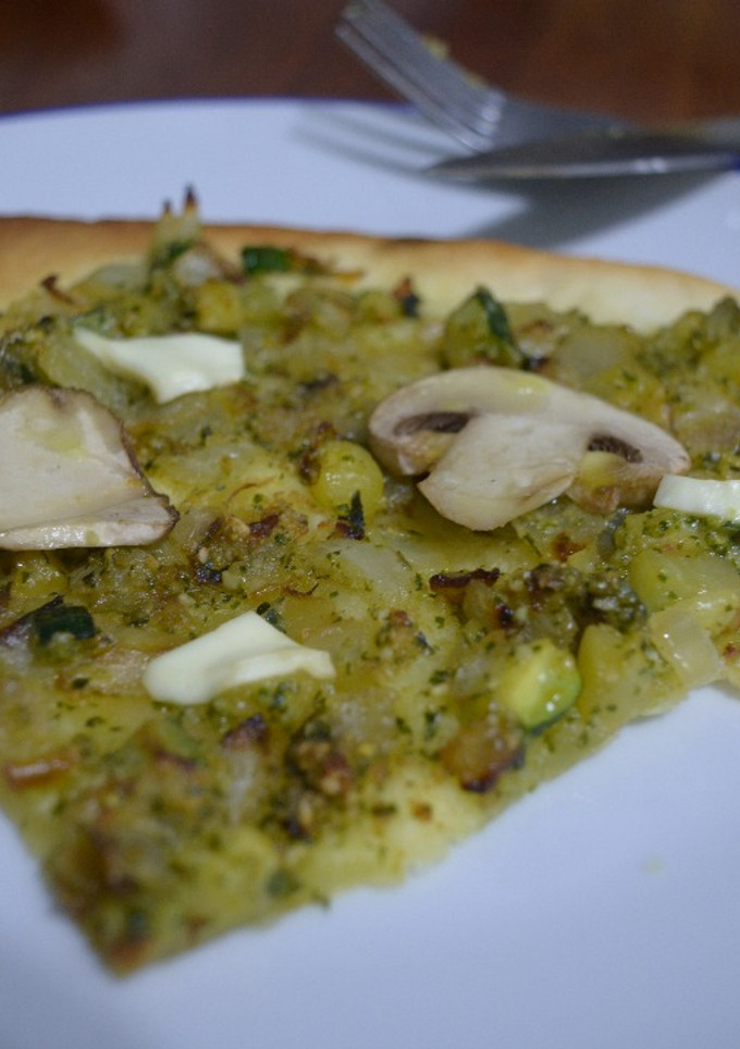 Una foto de Pizza de calabacín al pesto