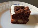 Torta quattro quarti con pere al vino rosso e cacao