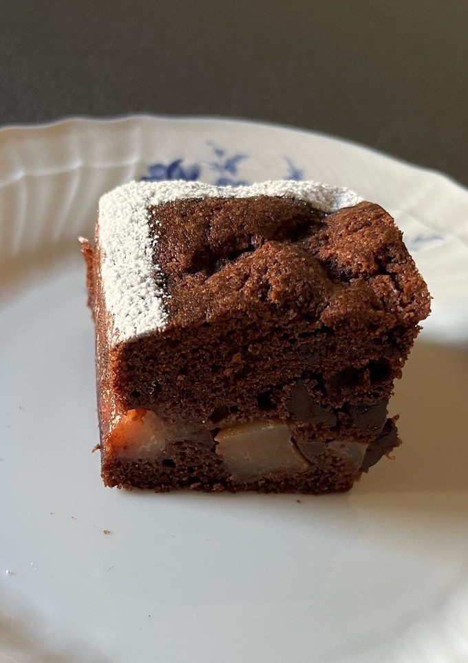 Foto di Torta quattro quarti con pere al vino rosso e cacao