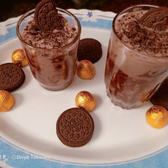 A picture of Oreo milkshake.