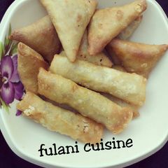 Samosa and spring roll wappers A picture of Samosa and spring roll wappers.