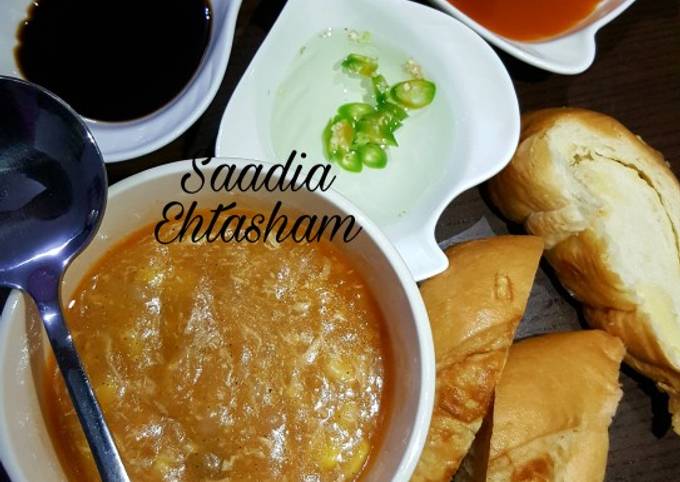 Hot and sour soup with cheesy bread stick