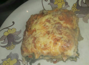 Una foto de Lasagna de carne, jamón, queso y verdura