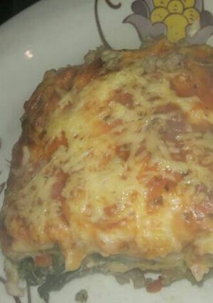 Una foto de Lasagna de carne, jamón, queso y verdura