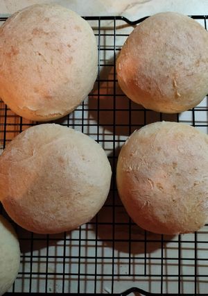 Vizes zsemle porélesztővel recept fotója