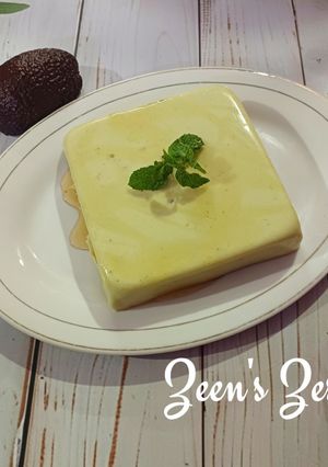 A picture of Avocado Panna Cotta.