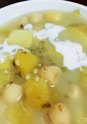 Hình của món Chè khoai hạt sen.