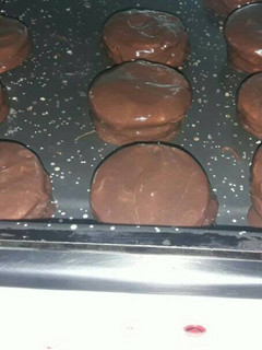 Una foto de Alfajores de chocolate