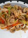 Pollo salteado con vegetales