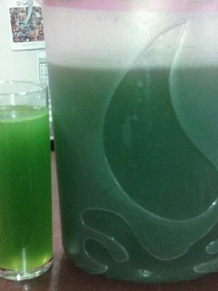 Una foto de Agua fresca de espinaca y limón