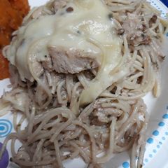 A picture of Nut and Chicken Spaghetti.