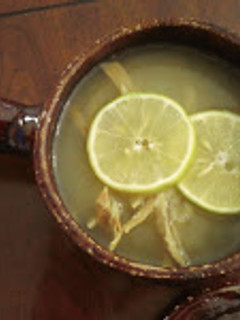 Una foto de Sopa de lima yucateca -1
