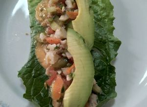 Una foto de Tacos de lechuga con pescado