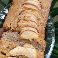 A picture of Apple Cake 🎂 🍎.