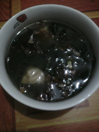 Langkah Mudah untuk Membikin Resep  Sayur bening daun katu dan bakso yang Bikin Ngiler, Enak