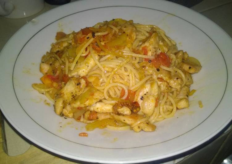 Cara Membuat Spaghetti Ayam Lada Hitam Rumahan