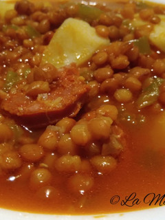 Una foto de Lentejas con patatas y chorizo