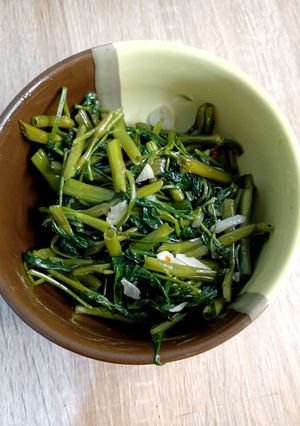 Foto resep Tumis kangkung bawang putih