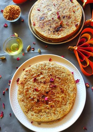 A picture of Shenga Holige (groundnut stuffed sweet Paratha).