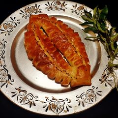 A picture of Leaf bread.