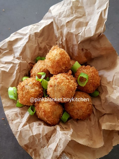 A picture of Black Eyed Peas Balls.