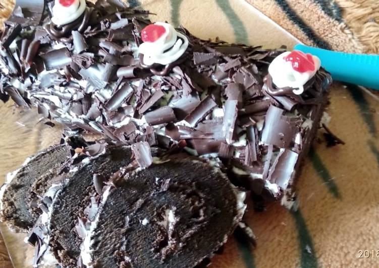Resep Black Forest Roll Cake yang Lezat