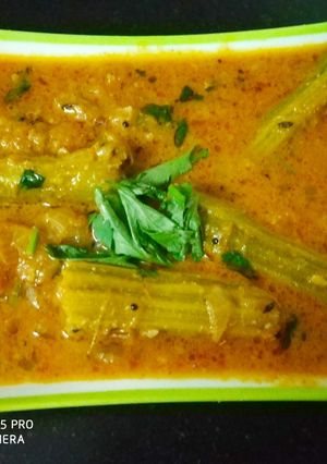 A picture of Drumstick curry.