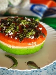 ট্রাই কালার সুজি ধোকলা (Tri colour semolina dhokla recipe in bengali) রেসিপির প্রধান ছবি
