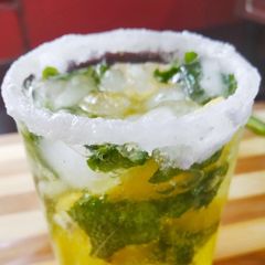 A picture of Spicy mojito drink.