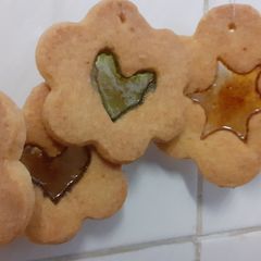 Edible Christmas tree décor; stained glass windows biscuits A picture of Edible Christmas tree décor; stained glass windows biscuits.