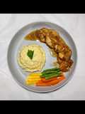 Mashed Potato with Crispy Garlic Butter Chicken