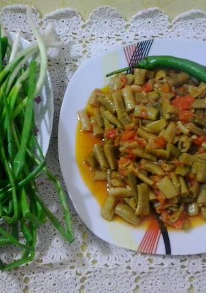 صورة لوصفة طريقة عمل فاصولياء خضراء بالبندورة