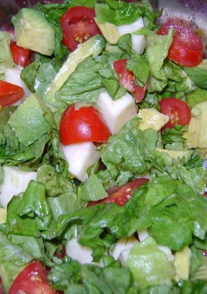 Una foto de Ensaladas varias uniendo diversos productos