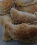 Empanadas de Cebolla y Queso con Palillos