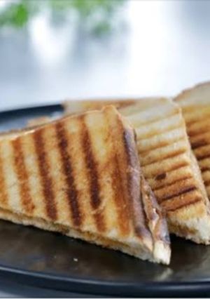 A picture of Onion toastie.