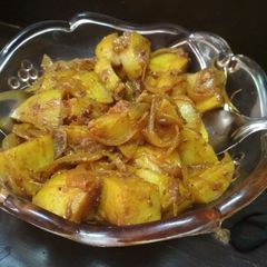 A picture of Fried idli.