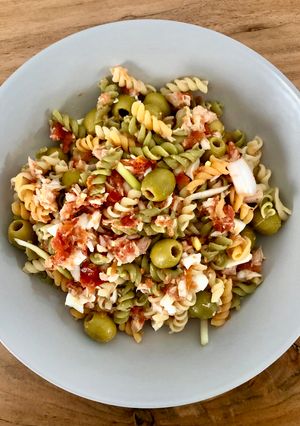 Una foto de 🥗 Ensalada de pasta con moje murciano 🍅
