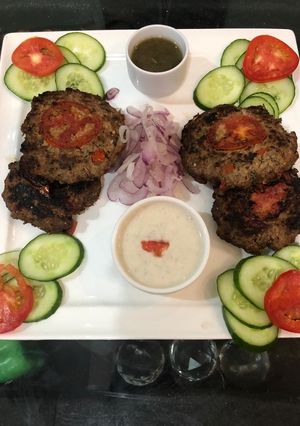 A picture of Chapli Kabab.