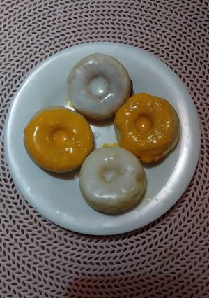 Una foto de Mini donitas glaseadas con harina de hotcakes en máquina 🥯