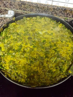Una foto de Paella de verduras